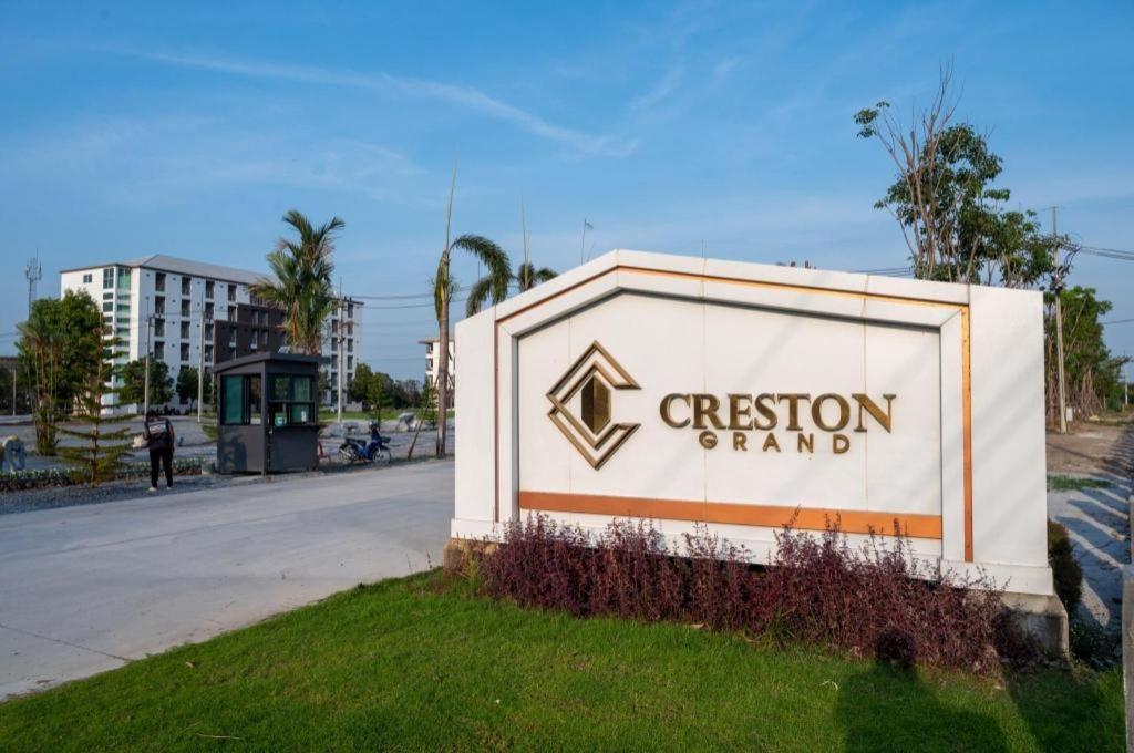 Creston Grand Hotel Suphan Buri Exterior photo