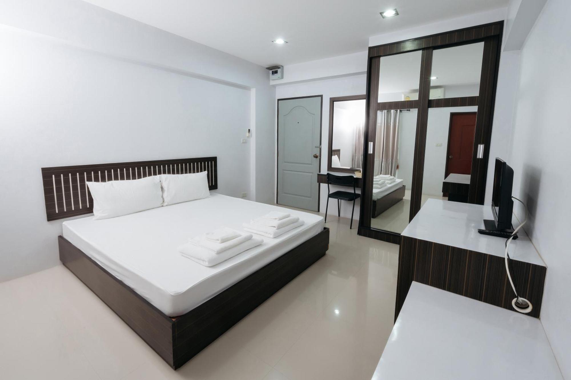 Creston Grand Hotel Suphan Buri Exterior photo