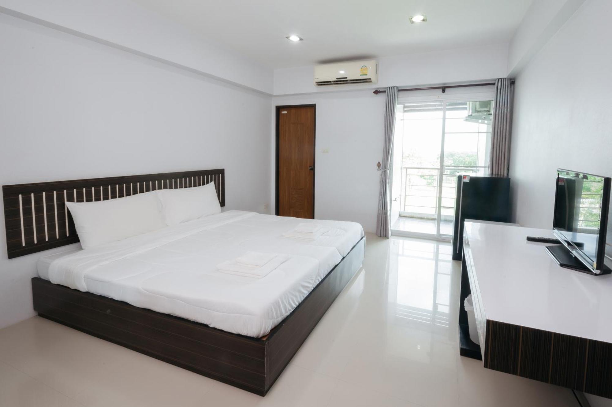 Creston Grand Hotel Suphan Buri Exterior photo