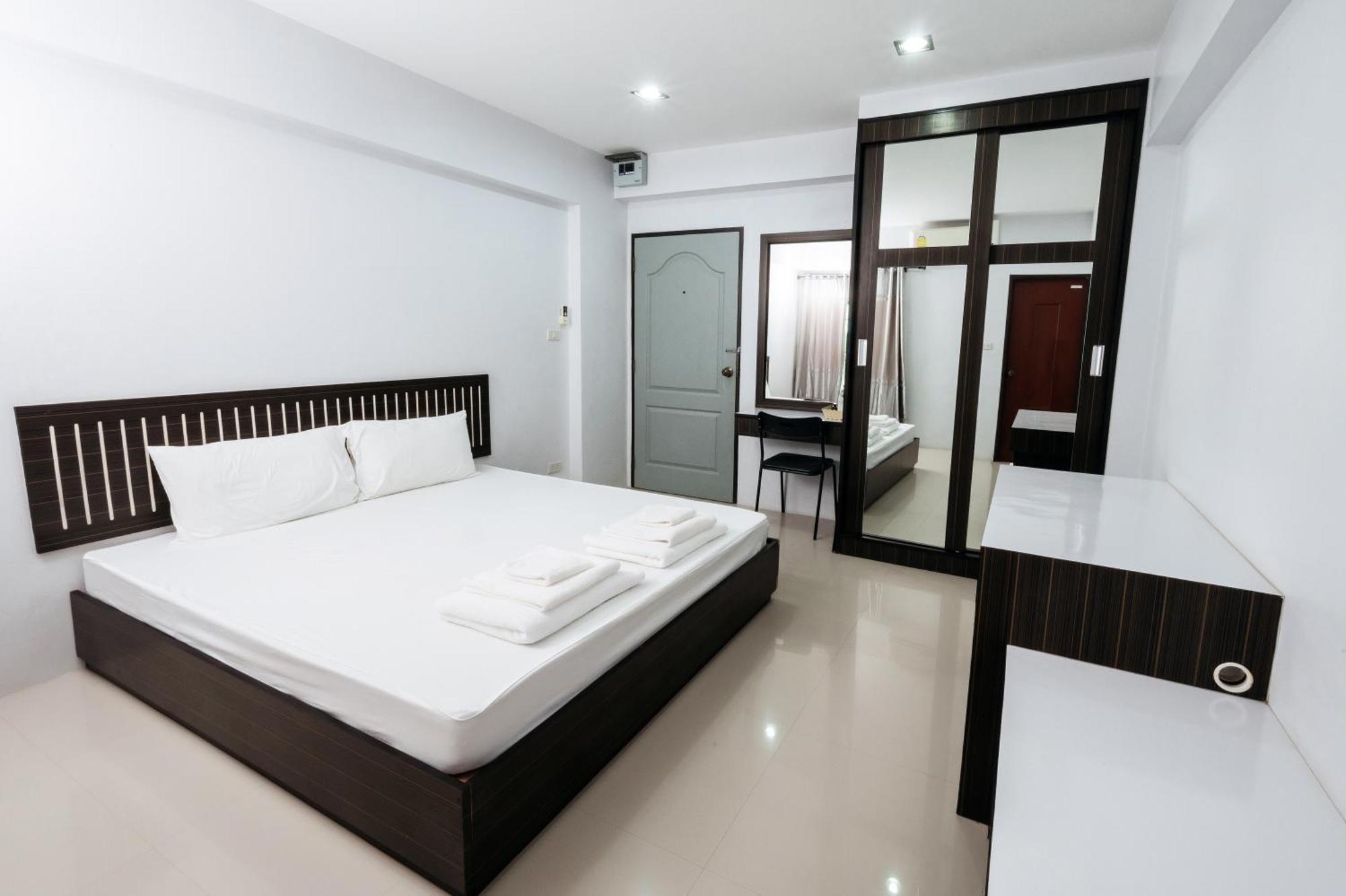 Creston Grand Hotel Suphan Buri Exterior photo
